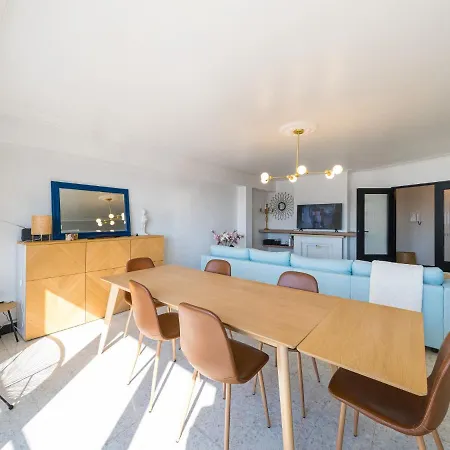 Apartment With Hinterland Views