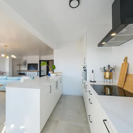 With 3 Bedrooms Near The Sea Lägenhet Middelkerke
