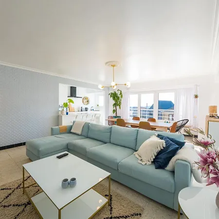 Apartment With Hinterland Views *