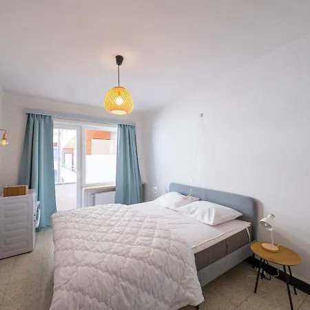 Apartment With Hinterland Views