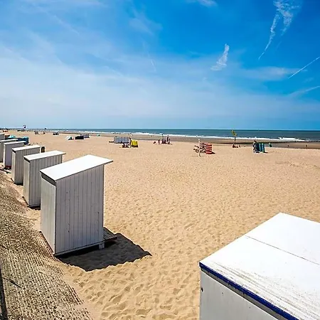With 3 Bedrooms Near The Sea Lägenhet