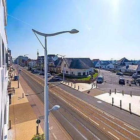 With 3 Bedrooms Near The Sea Lägenhet