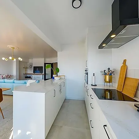 With 3 Bedrooms Near The Sea Lägenhet *