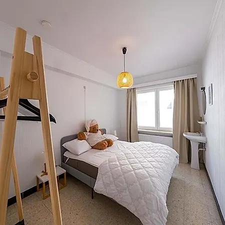 With 3 Bedrooms Near The Sea Lägenhet